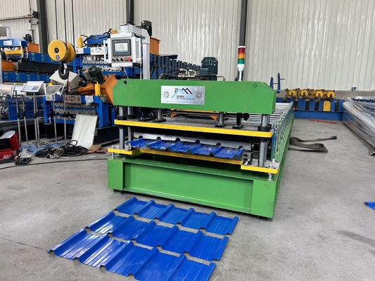 4Kw PLC Controlled Roof Sheet Cold Roll Forming Machine With 18-20 Stations